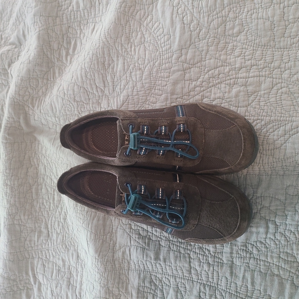 Dansko slip on tennis shoes